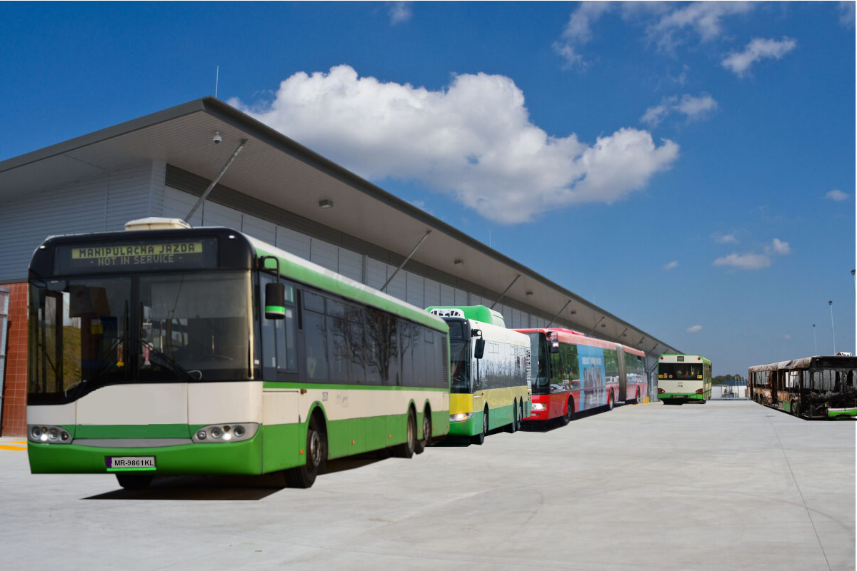 Naftový Solaris Urbino 15 z roku 2003 a za ním plynová verzia z 2006. (2019)